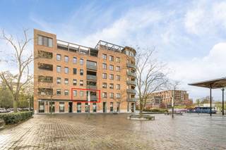 Cet appartement est proposé à la vente via Pre-sale. Le 2 décembre, entre 15 h et 18 h, vous pouvez visiter l'appartement sur rendez-vous et faire...