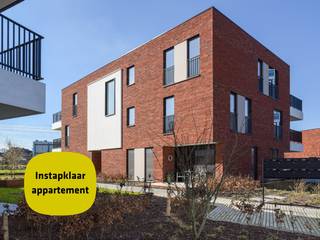 Appartement A 1.01 bevindt zich op de 1e verdieping en heeft een bewoonbare opp. van 99m² en ruim terras van 9 m². In de inkomhal is er een...