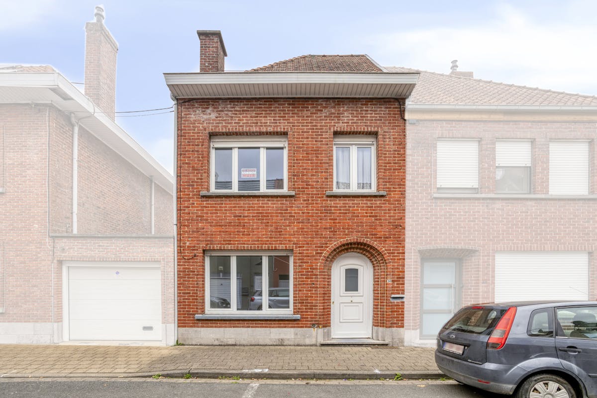 5 bedroom house for sale in the center of Roeselare - photo 1