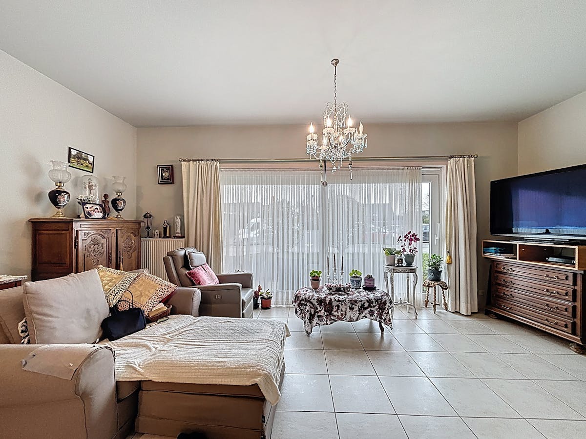 Ground floor 2-bedroom apartment with garage box near the center of Aalter - photo 1