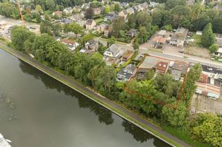 Projectgrond / Woning en magazijnen * Brechtsebaan 280: garage met achterruimte * Brechtsebaan 282: woning en magazijnen De bestaande bebouwing mag...