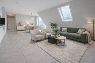 Ontdek dit recent en energiezuinig appartement op de 2de verdieping van Residentie Boeckx, ideaal gelegen op wandelafstand van winkels, openbaar vervoer en het Brigidapark. Comfort, licht en een uitstekende ligging komen hier perfect samen.<br /><br />Het appartement omvat een inkomhal met gastentoilet, gevolgd door een open, volledig uitgeruste keuken die naadloos overgaat in een lichtrijke leefruimte. Verder beschikt u over een ruime berging, een volledig ingerichte badkamer (ligbad, douche en dubbel lavabomeubel) en 2 slaapkamers.<br /><br />Extra troef: het gebouw is voorzien van een lift, wat het wooncomfort nog verhoogt.<br /><br />✔ Geschikt voor eigen bewoning<br />✔ Even interessant als investeringseigendom<br />✔ Energiezuinig : EPB 191,10 kWh/m²<br /><br />Interesse?<br />Mis deze kans niet en neem vandaag nog contact met ons op via 051/54 59 69 voor meer info of een bezoek 📞