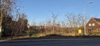 Twee ruime bouwgronden voor halfopen bebouwing aan de Soef te Balen.Gelegen op 5 minuten fietsen van het centrum en dus zeer dicht bij de scholen,...