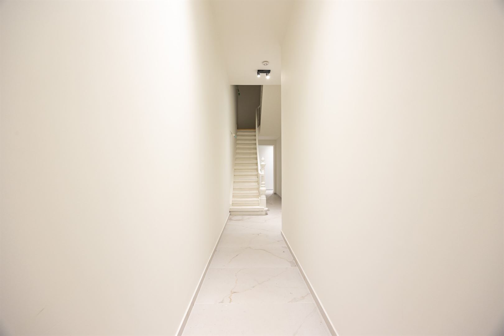 APPARTEMENT - photo 2