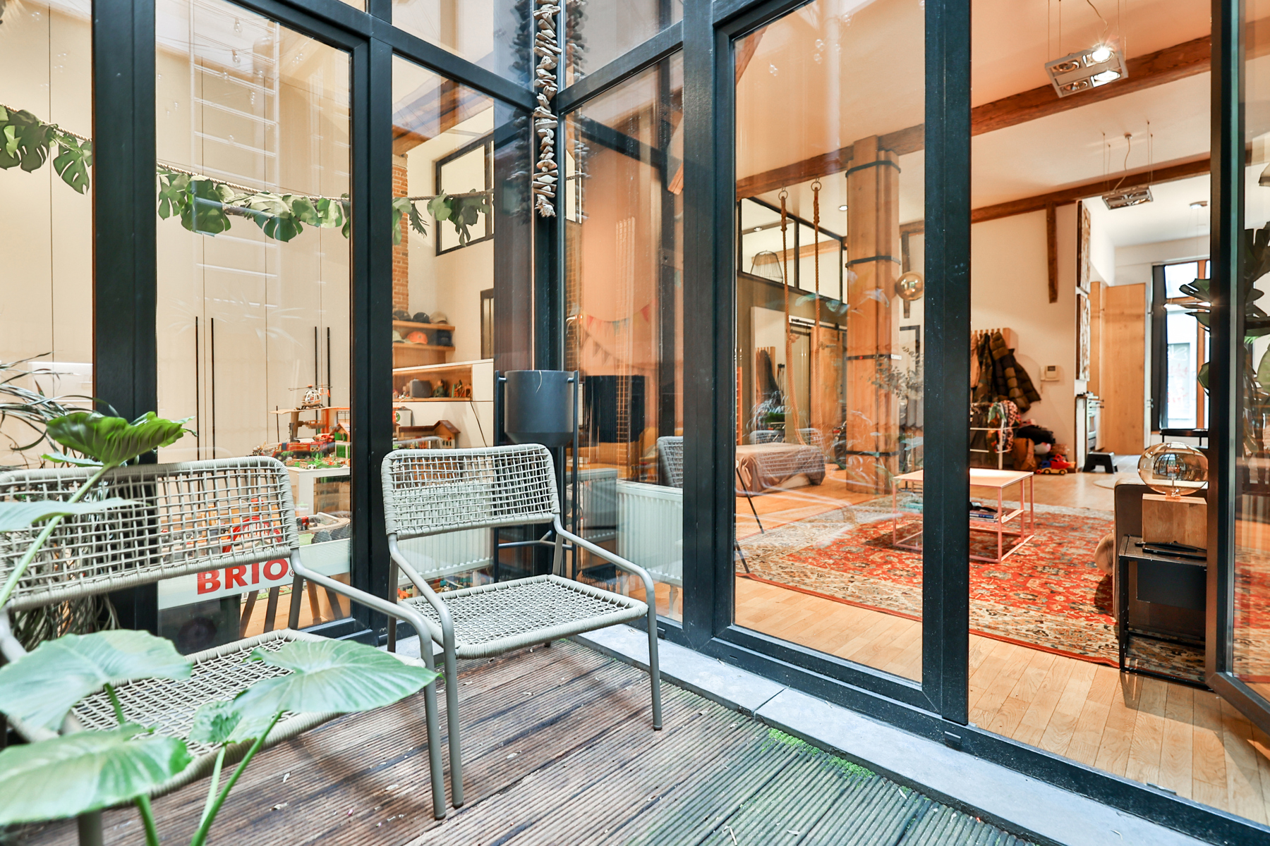 Stoer, warm en verrassend ruim — Loftgevoel met buitenruimte - foto 4