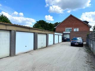 Garage à louer à Mol