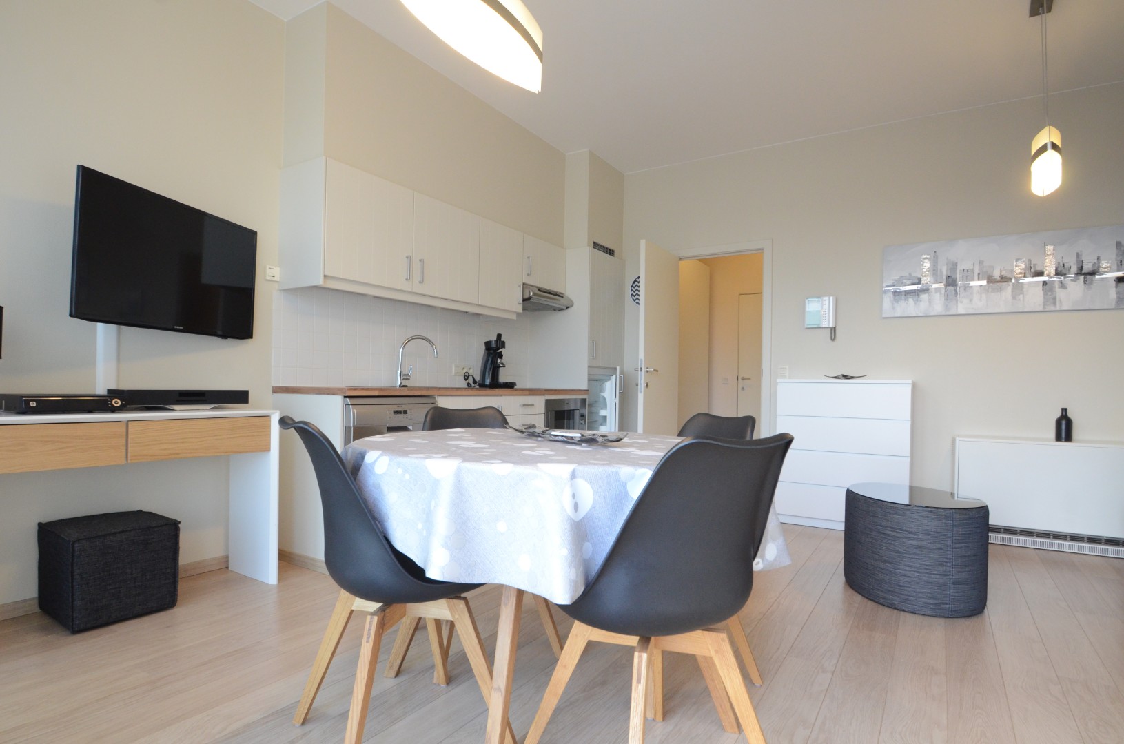Studio met dressing en zicht op de jachthaven. - foto 5