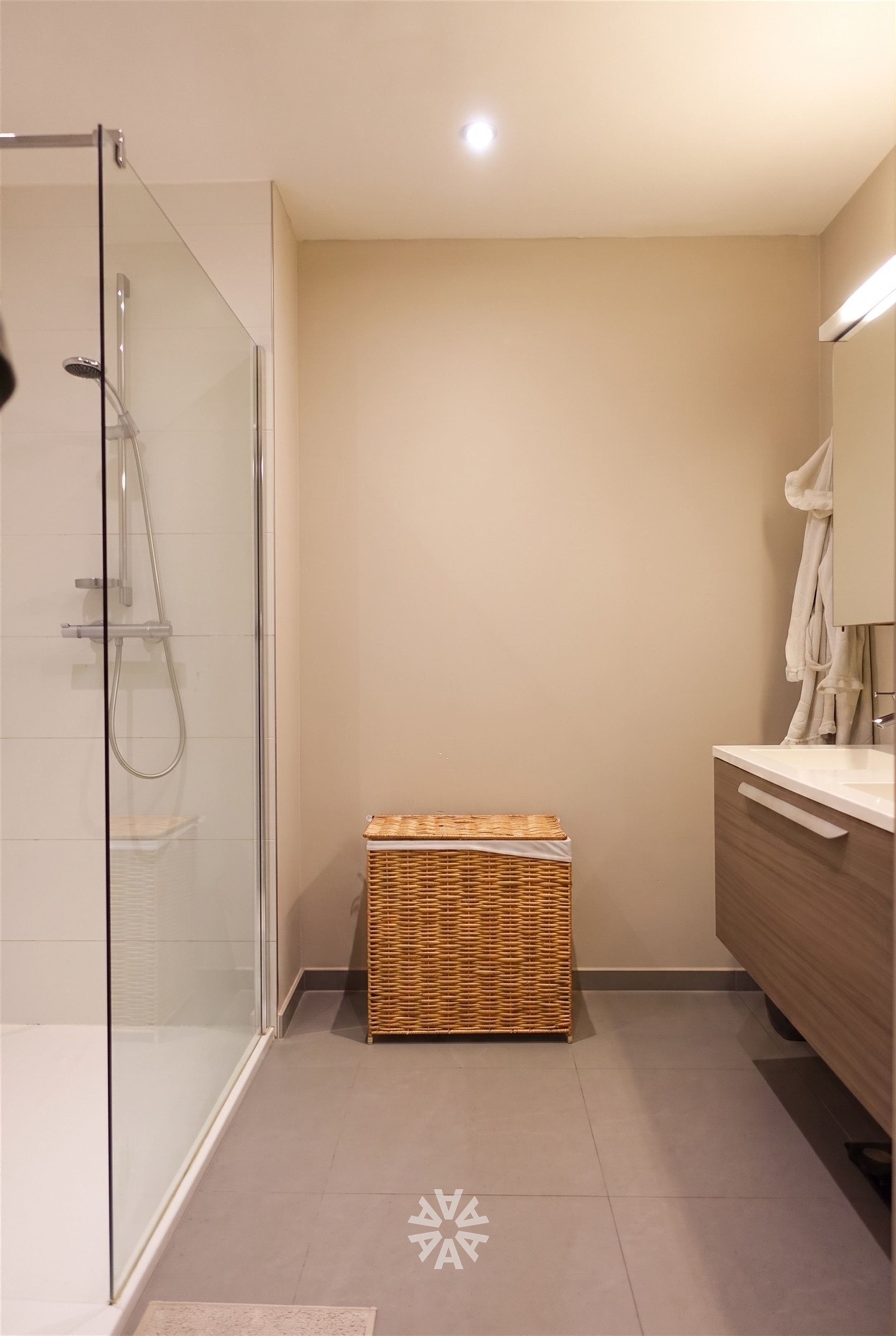 Ruim appartement nabij Sint-Pietersstation te huur in Gent - foto 5
