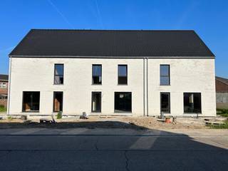 Maak kennis met "Kraaiennest" in het charmante Millen, waar binnenkort een uitzonderlijk woonproject wordt gelanceerd. Dit project bestaat uit...