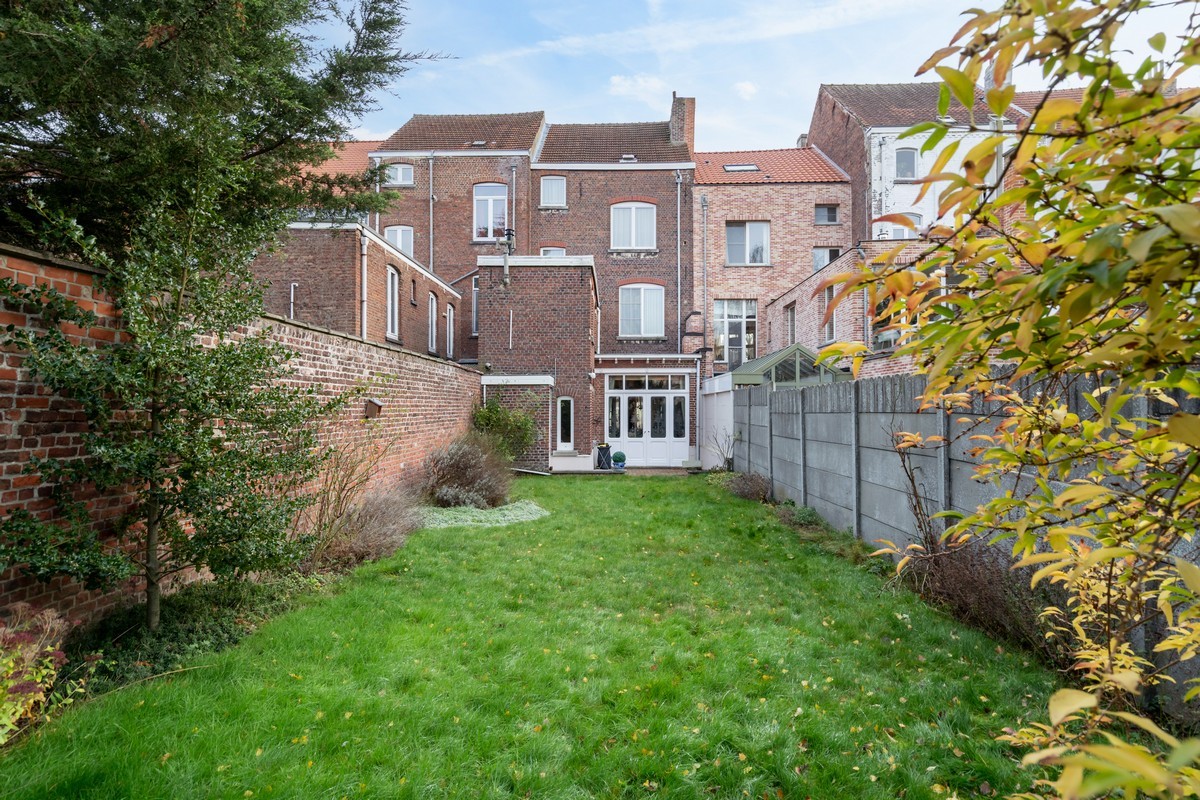 Prachtige brede herenwoning met tuin op 2 are 58 nabij het Nieuw Kwartier in Leuven ! - foto 4
