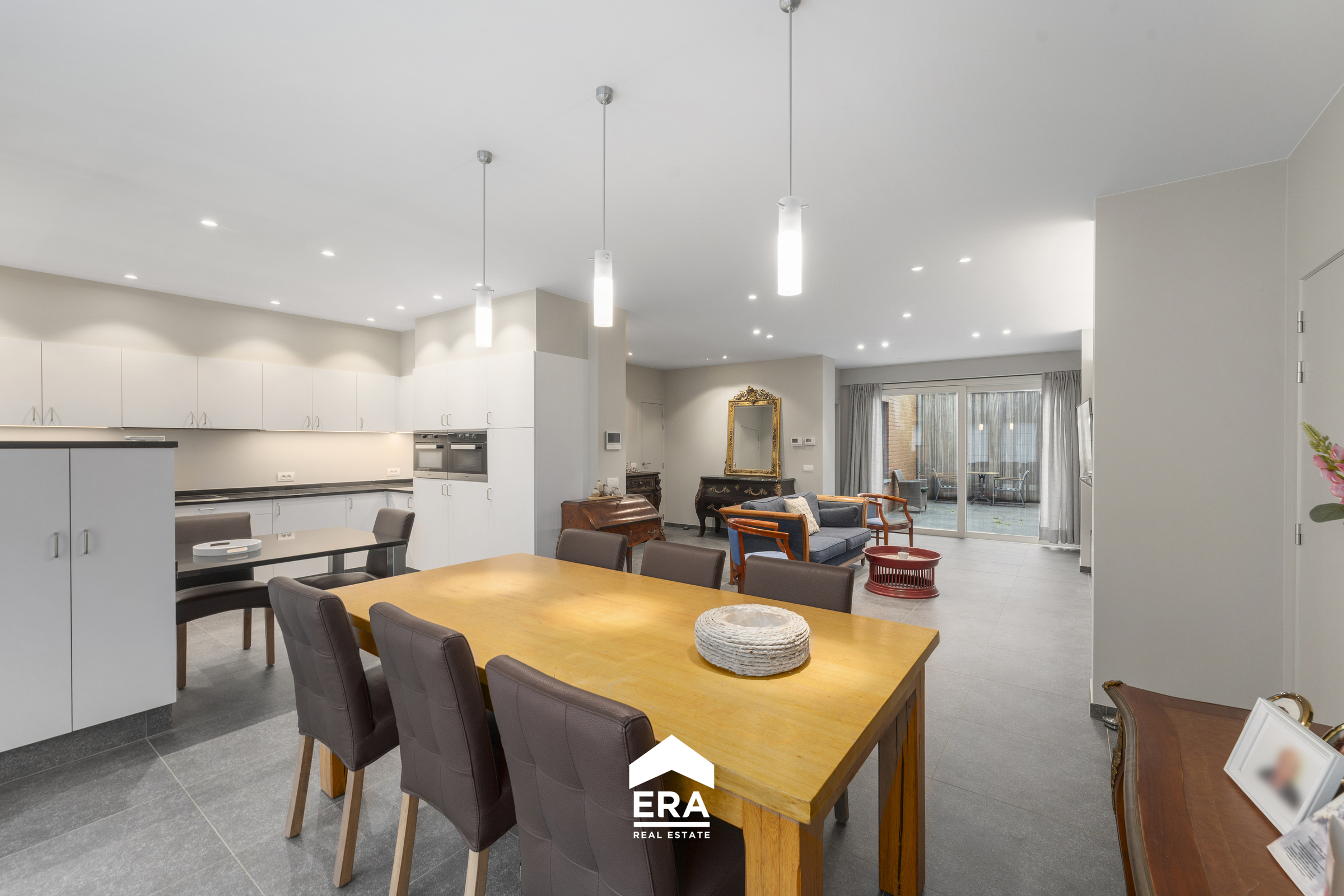 Volledig vernieuwde woning - 6 slaapkamers centrum Wingene - foto 2