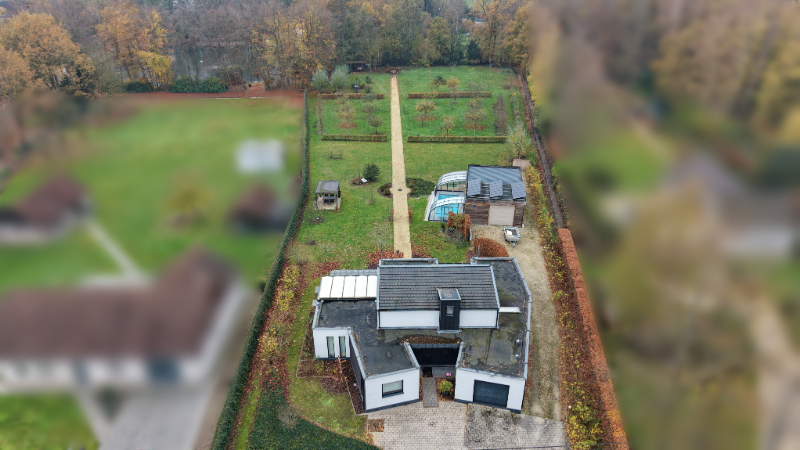 Moderne villa 247m² met bijgebouw-garage en zwembad op 58 are - photo 3