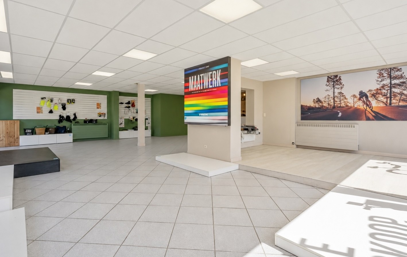 Commercieel pand met ruime handelsruimte, loods én drie-slaapkamer appartement van 160 m² in Wezemaal ! - photo 3