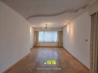 <strong>HALFVRIJSTAANDE WONING MET 3 SLAAPKAMERS OP EEN PERCEEL VAN 6A33CA TE MAASMECHELEN. </strong><br /><br /><strong>TROEVEN</strong><br />- Ligging.<br />- Degelijk en goed onderhouden.<br />- Ruime woning met een bewoonbare oppervlakte van 162m².<br />- 3 Slaapkamers.<br />- Veel mogelijkheden.<br />- De elektrische installatie is conform de voorschriften van het AREI.<br />- Geen renovatieverplichting (energielabel D). <br /><br /><strong>KELDERVERDIEPING</strong><br />- Kelderruimte (30m²).<br /><br /><strong>GELIJKVLOERS</strong><br />- Inkomhal (15,85m²): tegelvloer.<br />- Woonkamer (28,66m²): airco, parketvloer.<br />- Keuken (13,36m²): geïnstalleerd met onder- en bovenkasten, lades, oven, elektrisch vuur, dampkap, vaatwasser, airco, tegelvloer.<br />- Bureau (6,20m²): linoleumvloer.<br />- Toilet (1,71m²): zittoilet met lavabo, tegelvloer.<br />- Veranda (25,15m²): schuifraam naar tuin, tegelvloer.<br />- Sas (1,93m²): tegelvloer.<br /><br /><strong>VERDIEPING +01</strong><br />- Overloop (2,69m²): linoleumvloer.<br />- Badkamer: geïnstalleerd met enkele lavabo, onderkast, lades, douche, inbouwkast, linoleumvloer.<br />- Slaapkamer 1 (11,08m²): linoleumvloer.<br />- Slaapkamer 2 (15,70m²): linoleumvloer.<br />- Slaapkamer 3 (12,12m²): linoleumvloer.<br /><br /><strong>EXTERIEUR</strong><br />- Overdekt terras.<br />- Beklinkerde oprit met toegangspoort.<br />- Omheinde tuin.<br />- Buitenberging met dubbele toegangspoort (28,45m²).<br /><br />Bekijkt u deze advertentie via een aanverwante vastgoedsite, surf dan zeker naar onze website www.N78vastgoed.be voor een uitgebreide beschrijving en foto's. Meer info: +32 (0)89 86 18 88 of info@N78vastgoed.be.