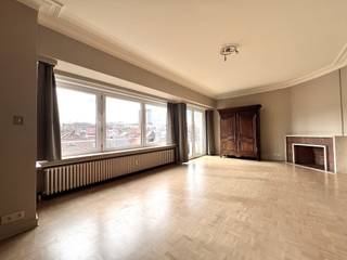 Op zoek naar een gezellig en verzorgd appartement op een uitstekende locatie? Dit lichtrijke appartement op de 4e verdieping van een...