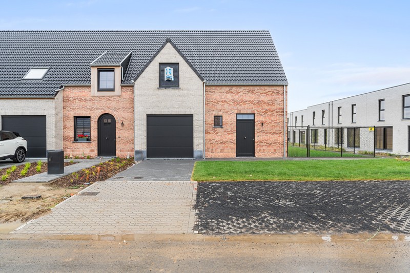 Lichtrijke landelijke nieuwbouwwoningen te Roeselare - photo 2