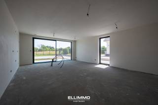Zeer ruim gelijkvloersappartement van 101,60m2, 2 slaapkamers en een zalige tuin met terras van nog eens bijna 30m2 en dit helemaal op het...