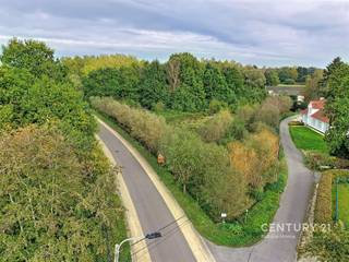 <p>Landbouwgrond van 36 are 80 nabij het centrum van Tremelo</p><p>Op zoek naar een mooie landbouwgrond op een rustige locatie? Deze ruime perceel van 3680 m² bevindt zich nabij het centrum van Tremelo en biedt tal van mogelijkheden.<br />De grond is vlot bereikbaar en gelegen in een rustige straat op een hoek.</p><p>Troeven:<br />• Oppervlakte: 3680 m²<br />• Rustige maar centrale ligging<br />• Goede bereikbaarheid</p><p>Wens je een gratis schatting? Vergeet dan zeker geen contact met ons op te nemen!</p><p>Wil jij meer informatie over deze grond? Bel ons dan op 016 90 10 21 of mail naar info@future-home.be.</p><p>Agrarisch gebied, Geen vergunning, Geen Verkavelingsvergunning, Voorkooprecht, Geen dagvaarding.</p>