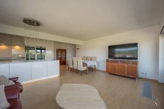 Appartement d'angle au troisième étage dans la résidence Laguna Beach, situé dans un endroit agréable à Duinbergen avec une vue ouverte...