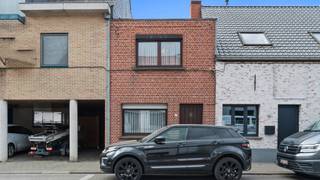 Knusse stadswoning met potentieel in het hart van Herenthout. (let op; servitudeweg, zie hieronder in de omschrijving!)In het gezellige centrum van...