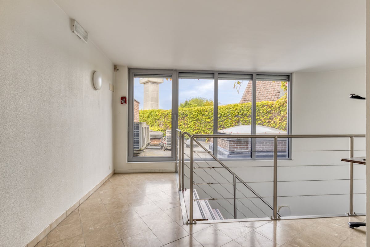 Business with duplex apartment for sale in the heart of Kuurne - photo 5