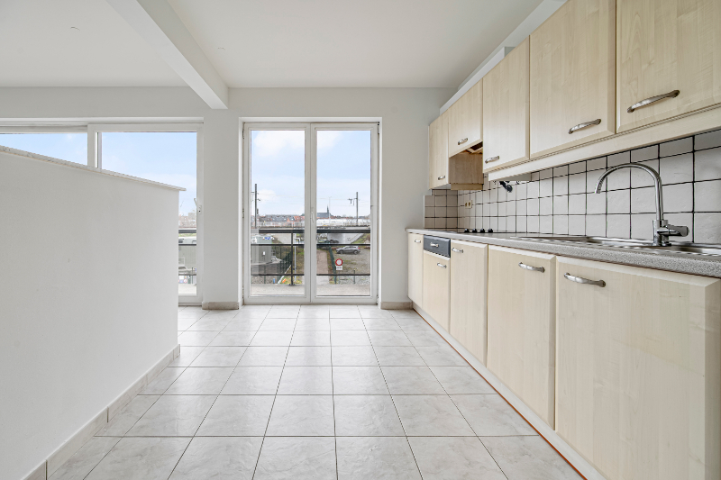 LICHTRIJK APPARTEMENT IN DOODLOPENDE STRAAT - photo 5