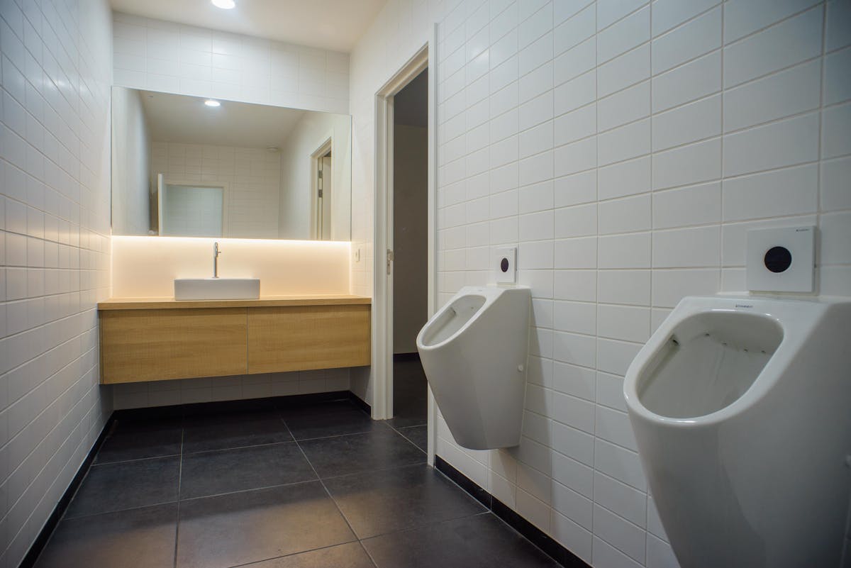 Office (491 m²) for rent in the Grote Nest Evergem industrial zone - photo 4