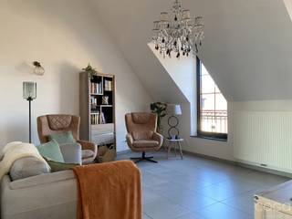 Ontdek dit prachtig dakappartement van ca. 102 m², gelegen in de recente residentie ‘Hof Ter Beecke’ (bouwjaar 2017), pal in het centrum van...