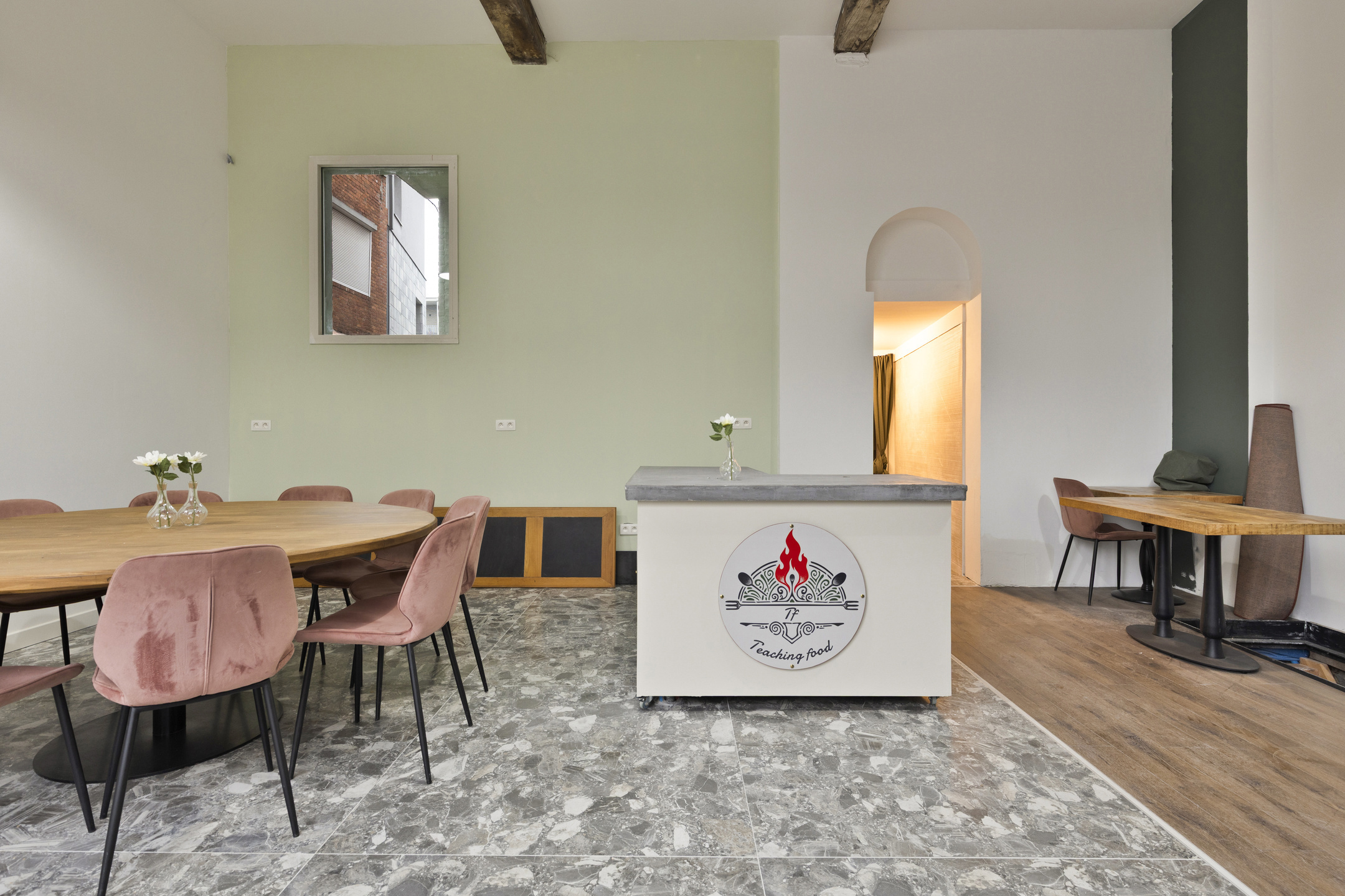 Commercieel gelijkvloers aan de Historische Falconpoort. - foto 3