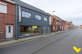 Instapklaar handelspand met woonst!Dit pand is gelegen vlakbij het centrum van Meerhout en werd gebouwd in 1950. Weliswaar is er in 2010 een grondige...
