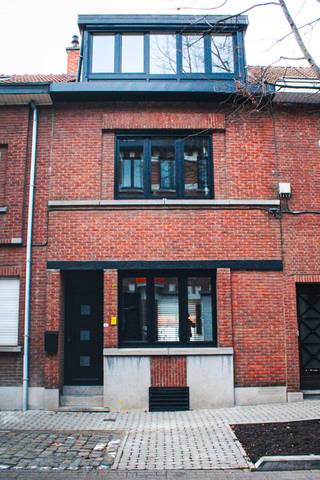 Deze volledig gerenoveerde stadswoning in de Kardinaalstraat 43 combineert modern wooncomfort met een gunstige EPC-score (Label B). Bij...