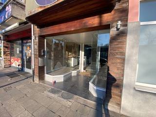 Handelspand met woonst op topligging in Berlaar.In het hart van Berlaar, pal aan de Markt, bevindt zich dit handelspand met woonst, ideaal voor wie...