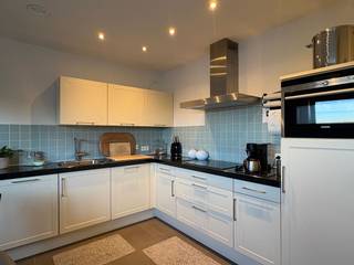 <p>Op wandelafstand van recreatiedomein de Gavers situeert zich dit <strong>duplex appartement</strong>! Het appartement bevindt zich op de tweede en derde verdieping van een <strong>kleinschalig appartementsgebouw</strong>, is voorzien van een <strong>lift</strong>, beschikt over ventilatiesysteem C, gepantserde deur, toilet aangesloten op regenwaterput én zeer praktisch ingedeeld. Het appartement beschikt over 2 slaapkamers, een ruime badkamer, apart toilet en geïnstalleerde keuken. De <strong>lichtinval</strong> en het Het <strong>terras</strong> met zicht op het natuurgebied zorgt voor een extra pluspunt en bevindt zich bovendien op het niveau van de slaapkamer, waardoor u optimaal kunt genieten van de rust en het groene uitzicht.. Energielabel <strong>B</strong> - Gemeenschappelijke <strong>fietsberging</strong> - Asbestvrij - Elektriciteit conform! <strong>Mogelijkheid tot aankoop van aparte garage aan 25.000€</strong>. (Maatregelen opgenomen in het maatregelenregister: nee)</p>