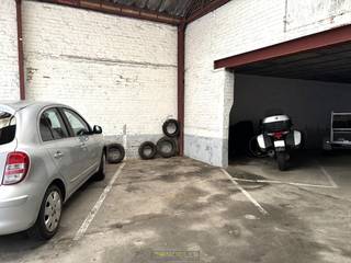 Te huur, autostaanplaats in afgesloten garagebox in het centrum van OudenaardeDeze autostaanplaats situeert zich in een AFGESLOTEN GARAGEBOX en...