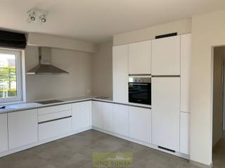 Recent appartement gelegen te Otegem. Dit appartement bestaat uit een inkomhall, toilet, wasplaats, leefruimte, keuken , 2 slaapkamers,...