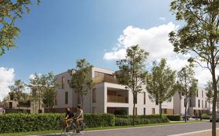 Residentie Iris is een nieuwbouwproject gelegen tussen de Oude Baan en de Koningin Astridlaan (aan het ronde punt met de Bosmolenlaan, de Stationsstraat en de Koning Albertlaan). <br /><br />Qua ligging kan de locatie tellen: Op enkele honderden meters rond het gebouw vind je verschillende grote handelszaken waaronder supermarkten, doe-het-zelf zaken… het stadscentrum en het Marktplein liggen op wandelafstand.<br /><br />Residentie Iris betreft een kwalitatief hoogstaand, bijna energie-neutraal nieuwbouwproject en is geschikt voor zowel investeerders als eigenaars-bewoners. Het gebouw omvat 30 mooie appartementen verdeeld over 3 gebouwen en is gesitueerd in een binnengebied aan de Bosbeek. Ondergronds zijn er parkeerplaatsen en kelderbergingen voorzien. Bovengronds worden er bezoekersparkeerplaatsen aangelegd.<br /><br />Er wordt sterk ingezet op duurzaamheid. Uw appartement is energiezuinig en akoestisch bijzonder goed geïsoleerd. Bovendien werd gekozen voor onderhoudsvriendelijke, duurzame materialen. Zo is elk appartement voorzien van een warmtepomp met vloerverwarming. Zo zal binnen enkele decennia uw appartement nog een hoge woonkwaliteit bieden. Elk appartement zal een E-waarde hebben lager of gelijk aan E30, hierdoor geniet een koper van 50% vrijstelling op de onroerende voorheffing gedurende 5 jaar. Zolang de regel toepasbaar is kan een aankoop gebeuren aan 6% BTW.<br /><br />Een gelijkvloers appartement heeft 2 of 3 slaapkamers en start met een oppervlakte van 86,6m2 tot 140,8m2 en heeft een terras tussen 24,5 tot 43,2m2. Tuinen gaan van 25,9m2 tot 72,2m2. De aankoopprijzen variëren van 255.000 € tot 390.000 € (excl kosten). Bij elk appartement hoort een kelder en een autostandplaats (niet inbegrepen in de prijs van een appartement). Eventueel is ook een extra parkeerplaats mogelijk.<br /><br />Er zijn ook ruime 1, 2 en 3-slaapkamerappartementen beschikbaar op andere verdiepingen evenbals 9 dakappartementen.<br /><br />Zowel verkoop als werken zijn gestart, vraag vandaag nog naar meer info of een afspraak; zo heb je nog het grootste aanbod om uit kiezen!