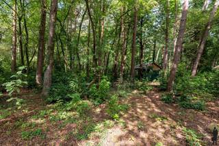 Ruim perceel bouwgrond van ca. 2.519m², gelegen in bosrijke rustige omgeving.Voorschriften: 80m² te bouwen op gelijkvloers en 80 m² op de 1ste...