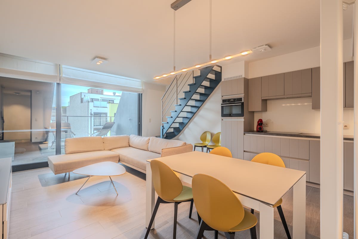 Recent two bedroom apartment in an absolute top location! - photo 4