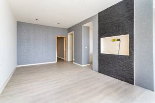 Winkelpand (ingericht als appartement) op strategische locatieLocatieDit winkelpand is gelegen in de Lange Beeldekensstraat 161, een straat met...