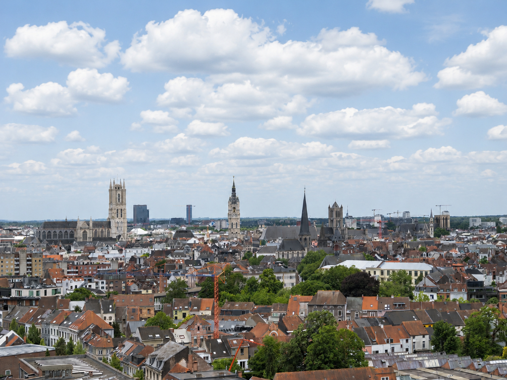 Penthouse met twee volwaardige slaapkamers en een uitzonderlijk terras met panoramisch zicht over Gent en zijn torens. - foto 3