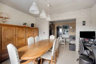 Ontdek deze perfect onderhouden en volledig instapklare woning in de rustige Vroentestraat 96 e Hoegaarden, volledig gerenoveerd tussen 2012 en...