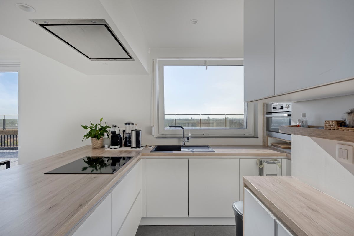 Energy efficient roof apartment with spacious terrace in Merksem. - photo 4