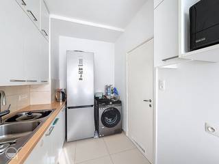 OPGELET: om dit pand te huren of bezichtigen vragen wij steeds eerst een virtueel bezoek te brengen aan het pand. Ga hiervoor naar www.rosseel.be en vul de referentie T122 in het veld ‘zoek’ bovenaan rechts. Kies dan ‘360°’. De website helpt je nu verder voor de volgende stappen.<br /><br />Instapklaar 2 slaapkamer-appartement vlakbij Sint-Pietersstation met inkom, leefruimte, keuken met toestellen (oven, gasvuur en dampkap), 2 slaapkamers, bureau, badkamer, toilet en terras. Bovenop de huur komen maandelijks 50 euro (voorschot) ( kost.gemeenschap). Dit appartement is onmiddellijk beschikbaar.<br /><br />Inbegrepen in de huurprijs: garagebox en 2 kelderbergingen.