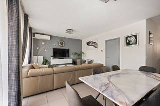 Deze energiezuinige woning, traditioneel gebouwd in 2017, combineert een doordachte indeling met hedendaags wooncomfort, duurzaamheid...