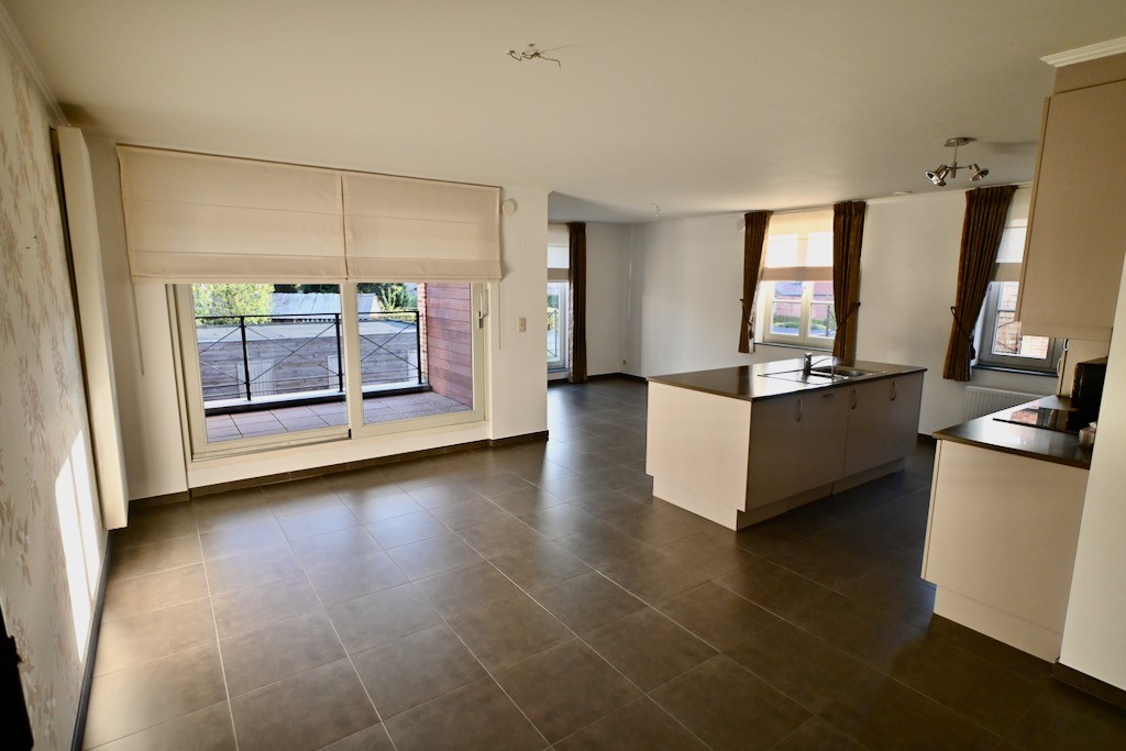 Mooi en ruim appartement op de eerste verdieping ! - foto 3
