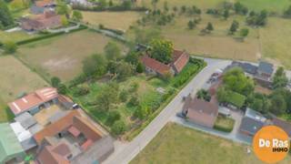 Aaigem - Vierkantshoeve uit 19de eeuwDeze hoeve is gelegen in de landelijke deelgemeente van Erpe-Mere met zijn natuur -en agrarische gronden, toch...