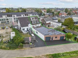 Dit veelzijdige en prestigieuze pand aan de Kortrijkseweg combineert representatief werken, comfortabel wonen en onmiddellijk rendement op...