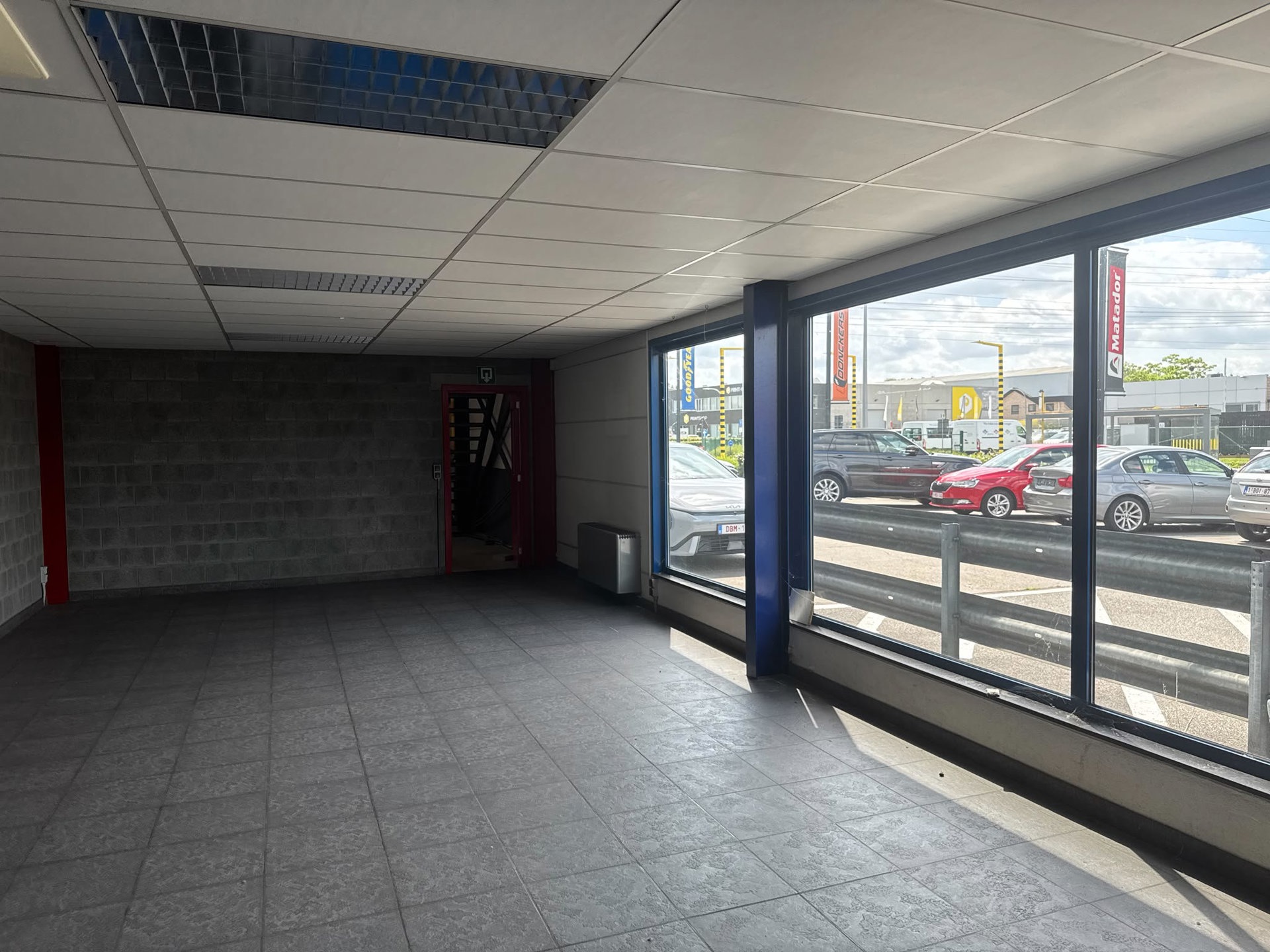 Magazijn 435m² met kantoren te huur TTS-zone aan N16 in Temse - foto 5