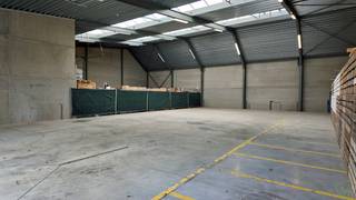 Deze ruime loods van circa 160 m² bevindt zich in de Boelare, pal in het centrum van Eeklo. Dankzij de vlotte bereikbaarheid is dit de...