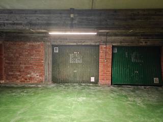 Gesloten garagebox te koop in de residentie Zuidkant te Steekspelstraat 2, 8670 Koksijde. De garage bevindt zich nabij het Prins Albertplein en het Zavelplein.<br /><br />Gelijkvloerse inrit: makkelijk in te rijden ! <br /><br />De afmetingen van de garage zijn:
<ul>
	<li>Diepte: 4m67</li>
	<li>Breedte: 2m95</li>
</ul>
<br />Op zoek naar een garage in deze regio? Contacteer ons snel voor een afspraak ter plaatse. <br /> 